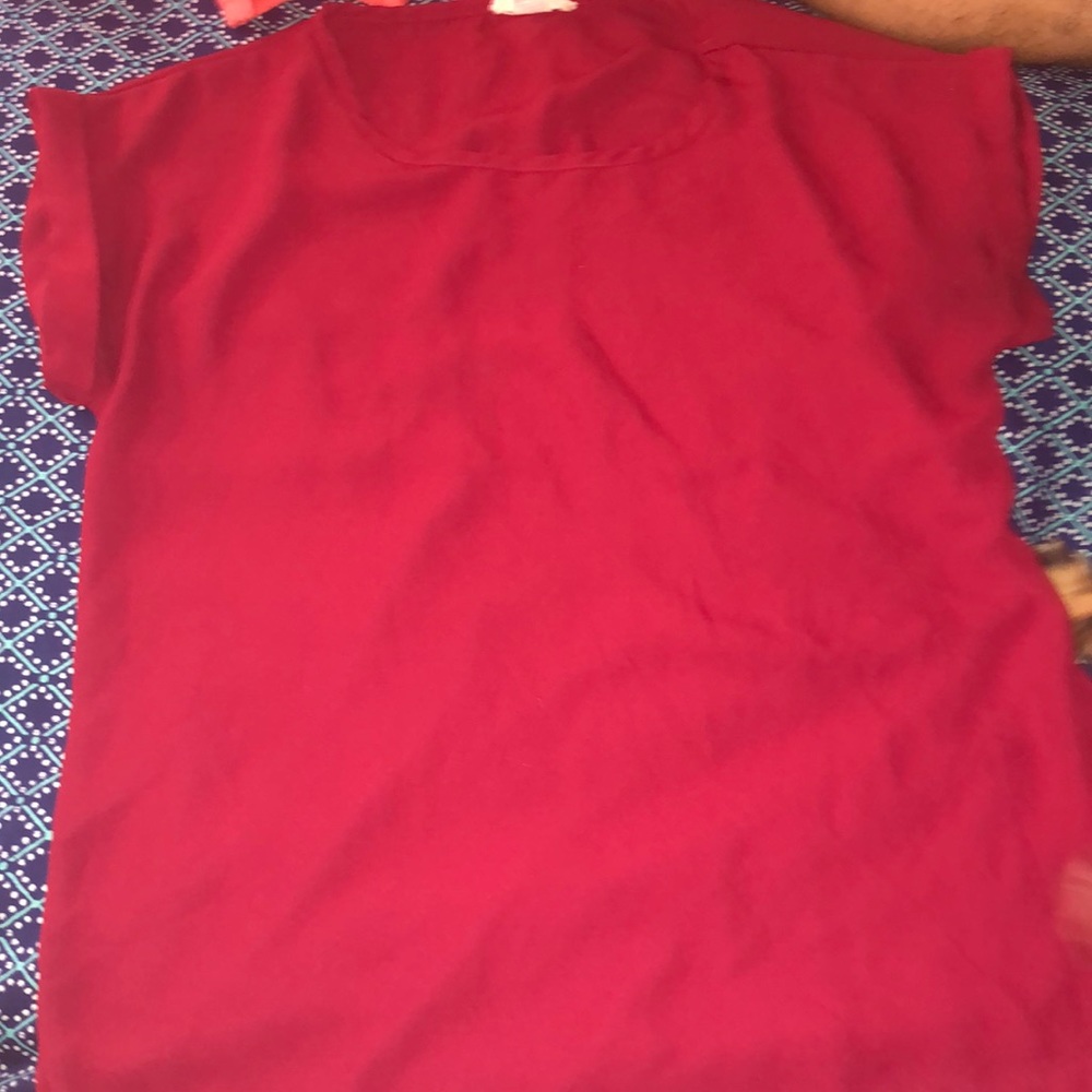 Short sleeve silky top
